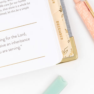 26-27 chambray work planner corner close up