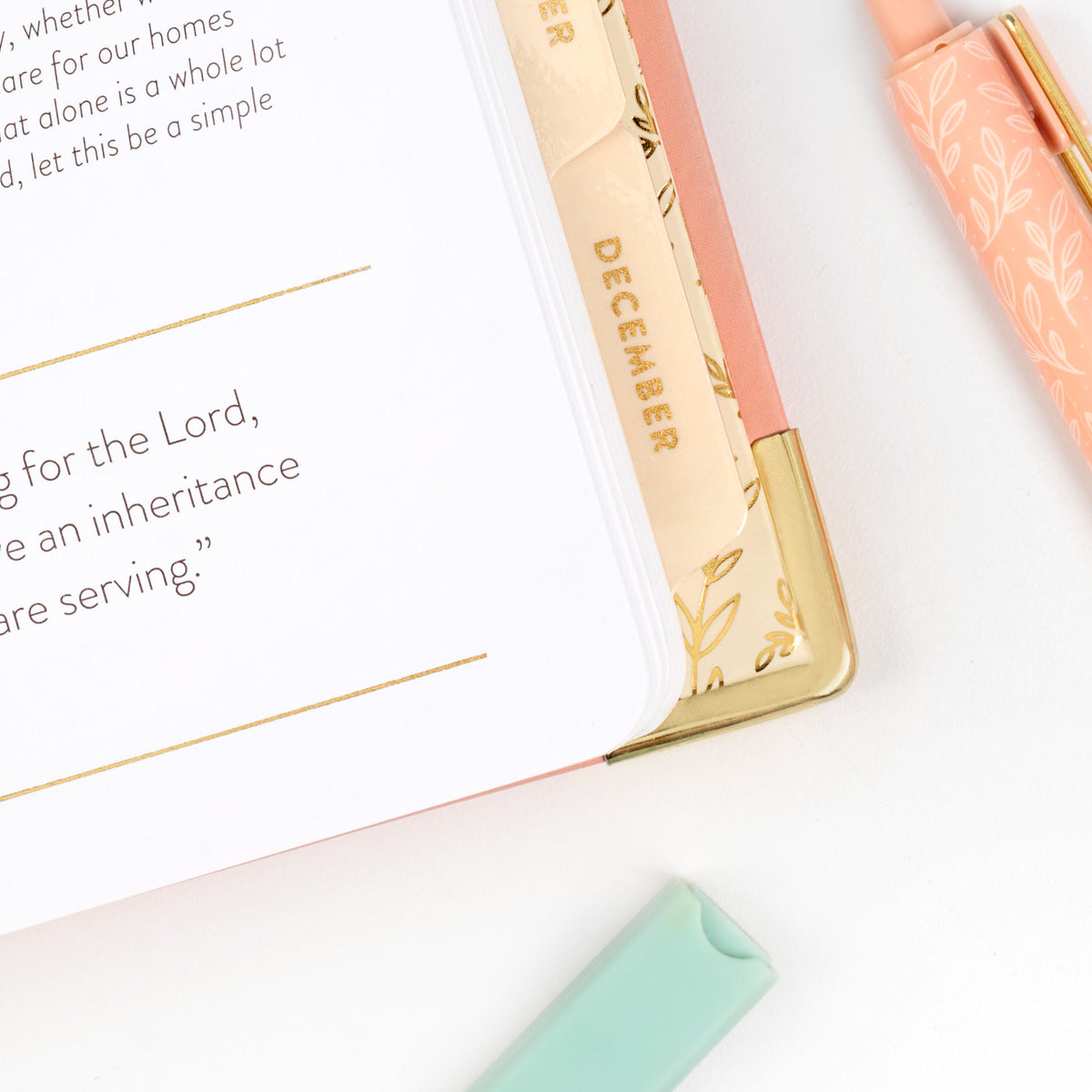 26-27 pink work planner corner close up