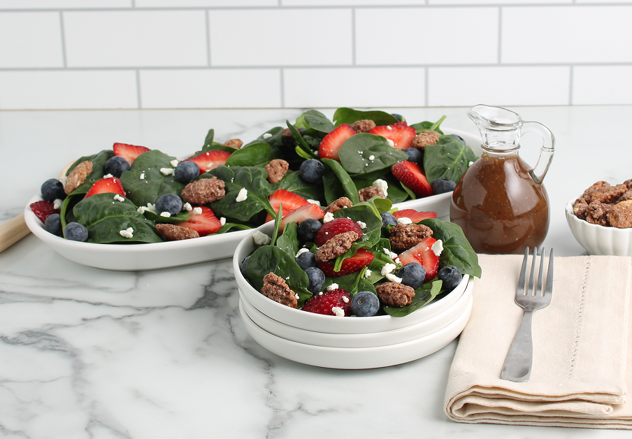 mixed berry spinach salad