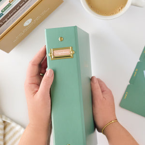 green recipe binder with 5 ingredients label